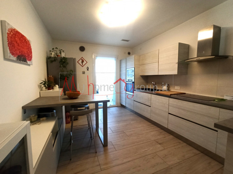 SALBORO (RIF: A1757-R): In una recentissima palazzina di sole 8 unità abitative, elegante e recen...