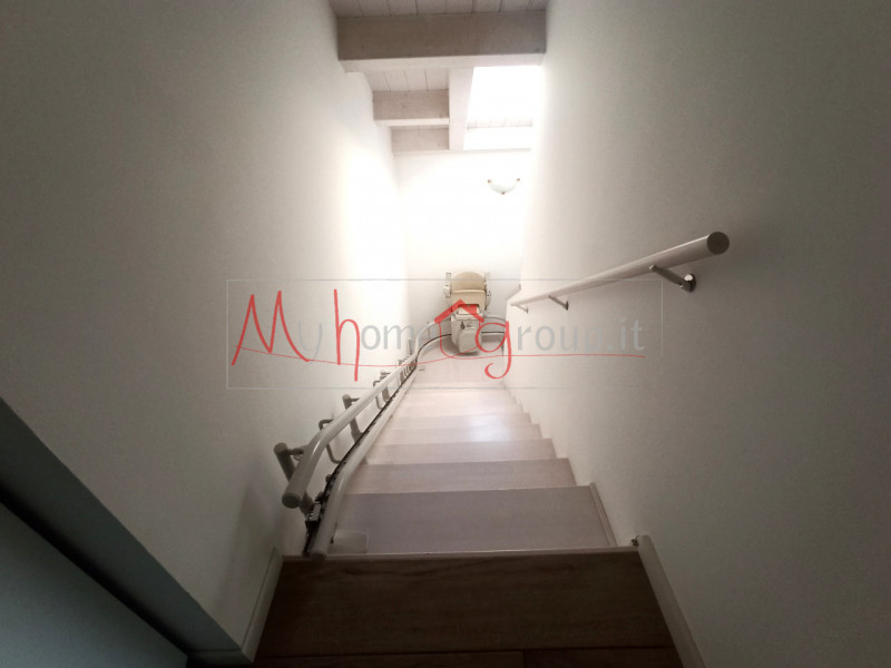 SALBORO (RIF: A1757-R): In una recentissima palazzina di sole 8 unità abitative, elegante e recen...