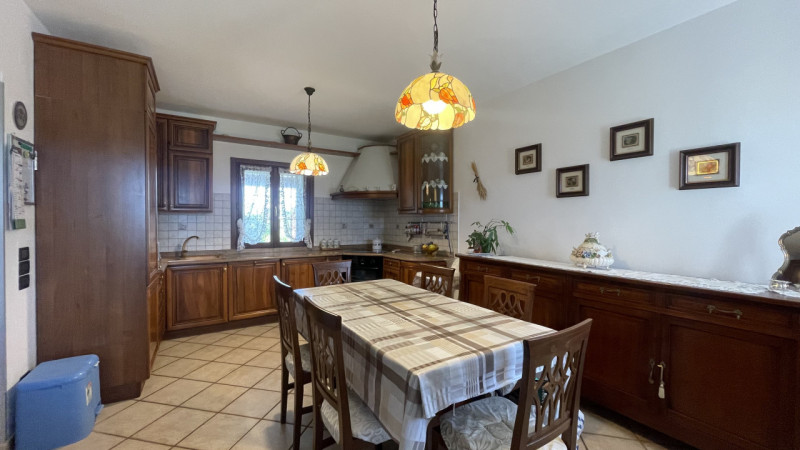 Arcobaleno Consulenti Immobiliari è lieta di presentarvi in esclusiva una splendida villa singola...