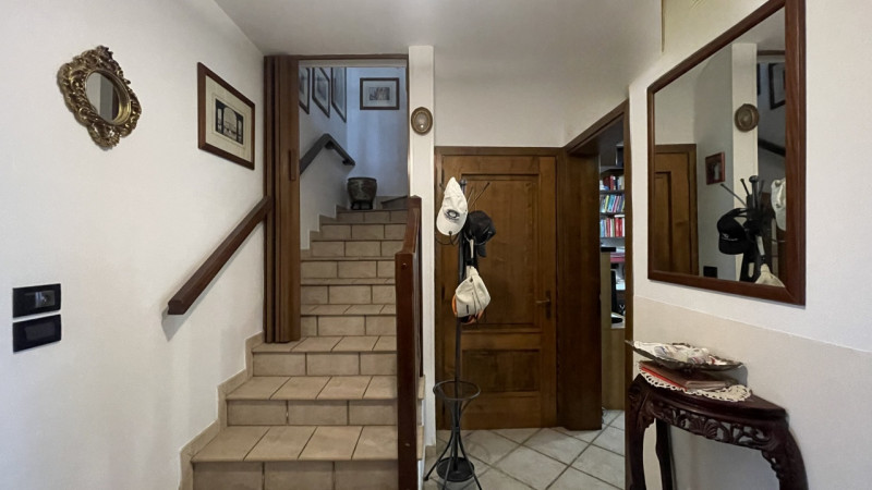 Arcobaleno Consulenti Immobiliari è lieta di presentarvi in esclusiva una splendida villa singola...