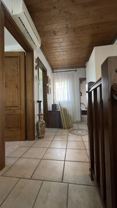 Arcobaleno Consulenti Immobiliari è lieta di presentarvi in esclusiva una splendida villa singola...