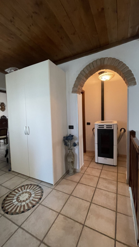 Arcobaleno Consulenti Immobiliari è lieta di presentarvi in esclusiva una splendida villa singola...