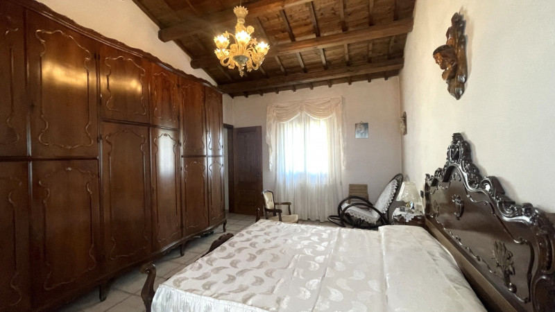 Arcobaleno Consulenti Immobiliari è lieta di presentarvi in esclusiva una splendida villa singola...