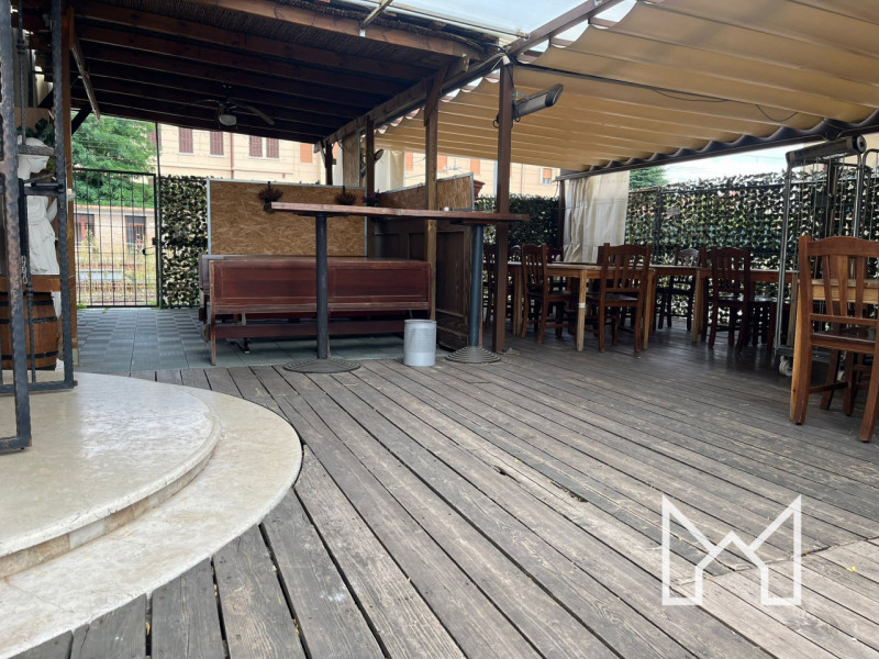 BASSANO- In una posizione strategica, nelle immediate vicinanze del centro storico di Bassano del...