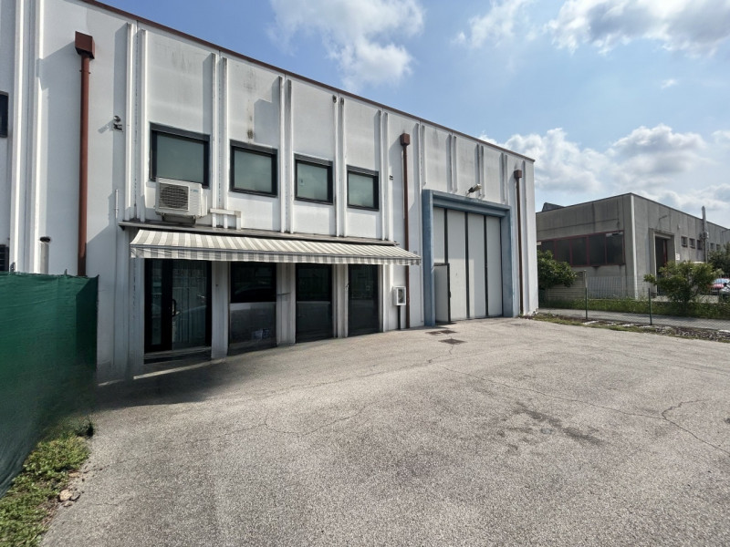 Veggiano Affitto Magazzino
