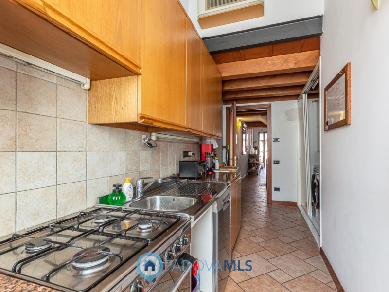 Immobile in esclusiva al Gruppo Padova MLS

Situato nel cuore pulsante del Centro Storico di Pado...