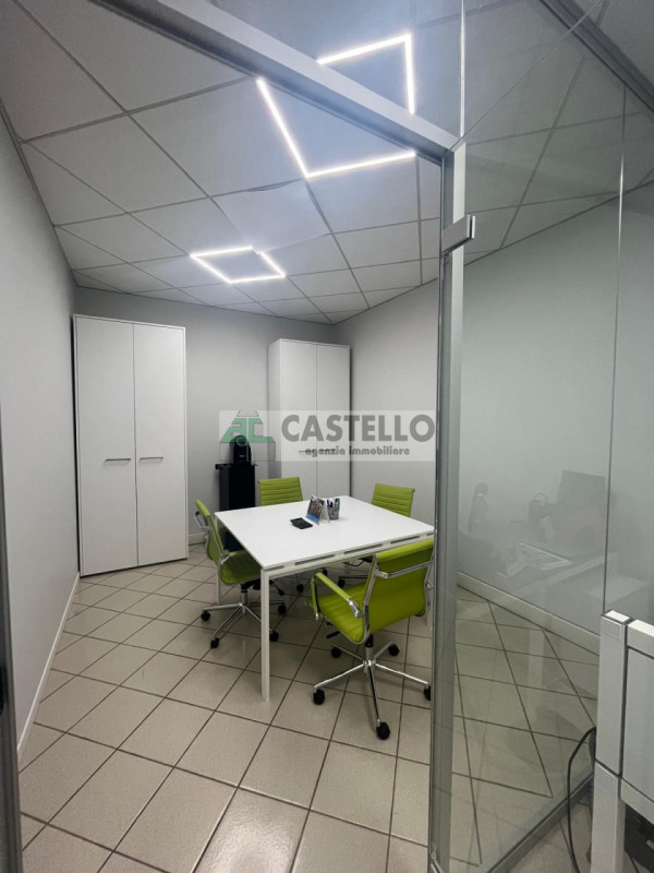 Cadoneghe Castagnara negozio di ~60mq attualmente suddiviso in 3 stanze e servizio, ideale anche ...