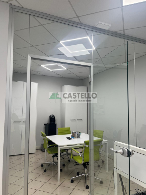 Cadoneghe Castagnara negozio di ~60mq attualmente suddiviso in 3 stanze e servizio, ideale anche ...