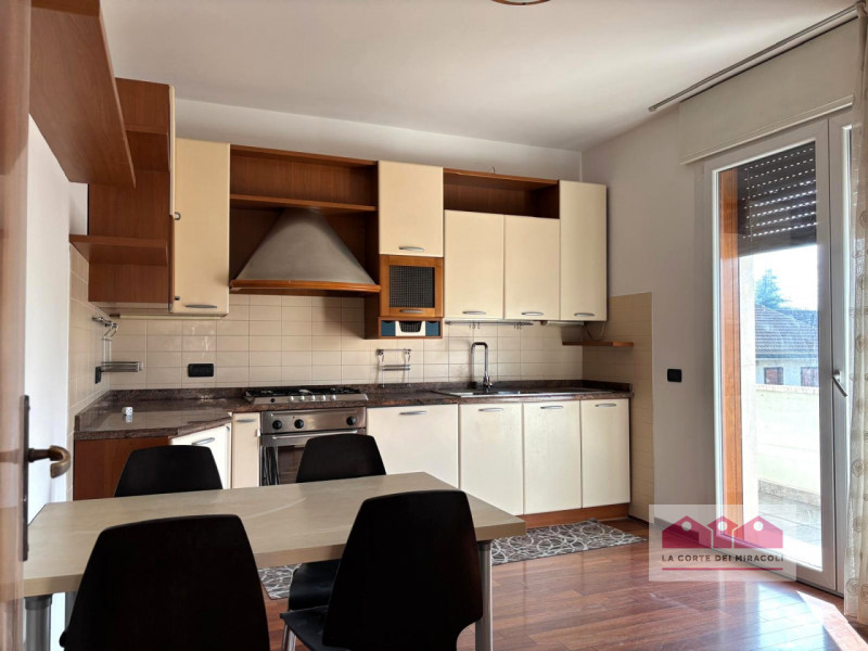 VIA GIURIATO - SAN PIO X: CASA INDIPENDENTE CON GIARDINO RECINTATO, COMPOSTA DA SOGGIORNO, CUCINA...