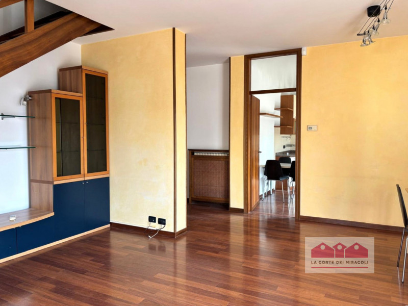 VIA GIURIATO - SAN PIO X: CASA INDIPENDENTE CON GIARDINO RECINTATO, COMPOSTA DA SOGGIORNO, CUCINA...