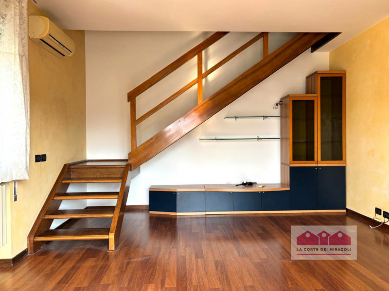 VIA GIURIATO - SAN PIO X: CASA INDIPENDENTE CON GIARDINO RECINTATO, COMPOSTA DA SOGGIORNO, CUCINA...