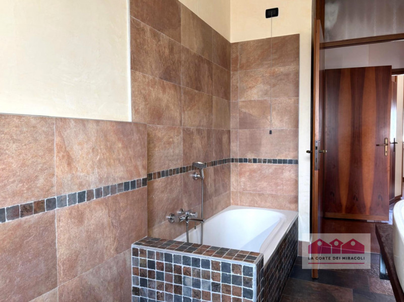 VIA GIURIATO - SAN PIO X: CASA INDIPENDENTE CON GIARDINO RECINTATO, COMPOSTA DA SOGGIORNO, CUCINA...