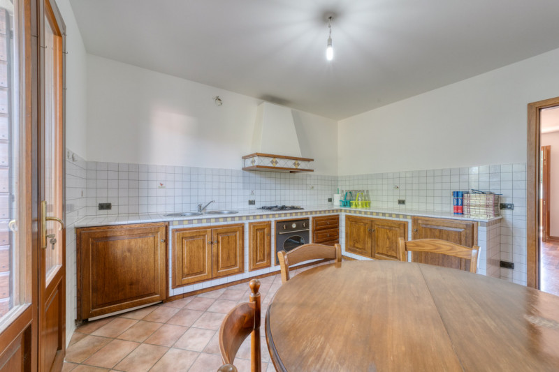 Cerchi la comodità alle scuole ? Cerchi una porzione indipendente che ti permetta di avere gli sp...