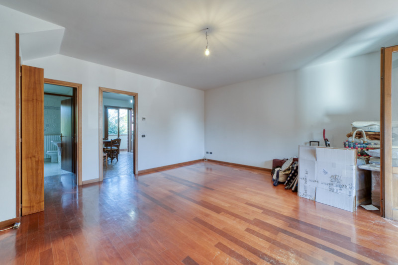 Cerchi la comodità alle scuole ? Cerchi una porzione indipendente che ti permetta di avere gli sp...