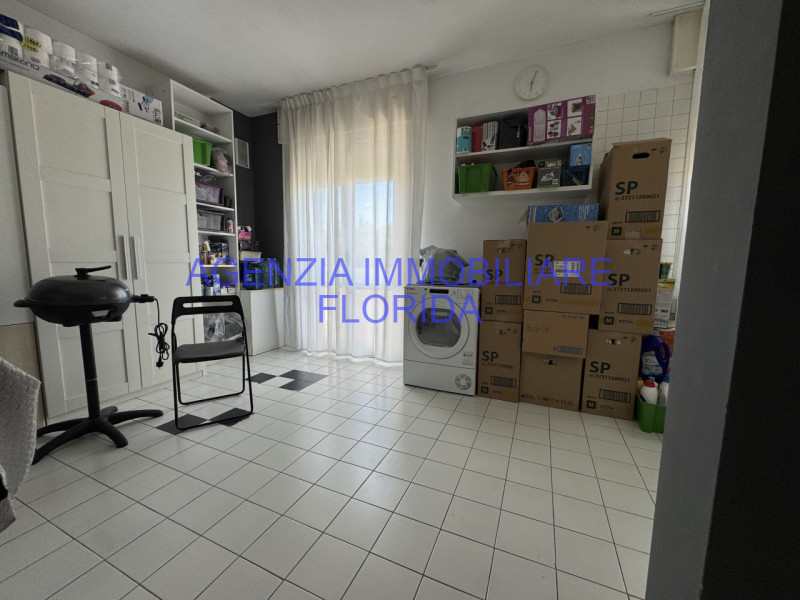 Scopri questo incantevole appartamento duplex situato nel cuore di Camposampiero. 

Con una gener...