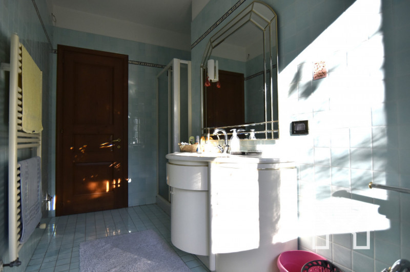 CARTIGLIANO- In zona tranquilla e immersa nel verde, a pochi minuti dal centro paese, proponiamo ...