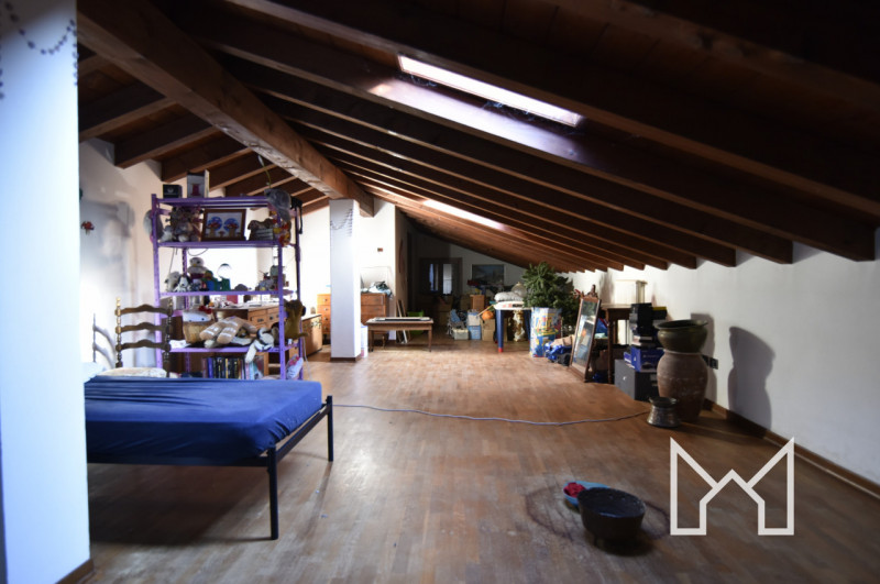 CARTIGLIANO- In zona tranquilla e immersa nel verde, a pochi minuti dal centro paese, proponiamo ...