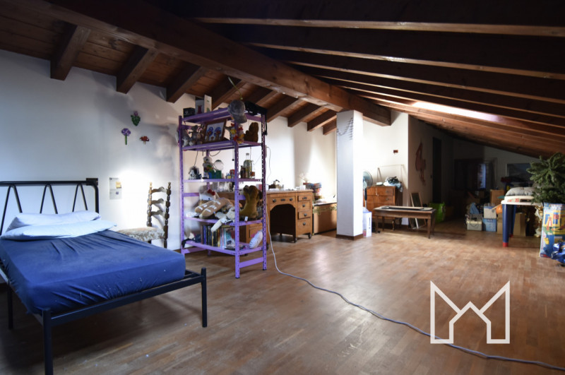 CARTIGLIANO- In zona tranquilla e immersa nel verde, a pochi minuti dal centro paese, proponiamo ...