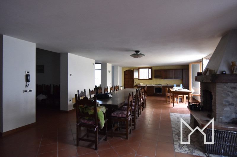 CARTIGLIANO- In zona tranquilla e immersa nel verde, a pochi minuti dal centro paese, proponiamo ...