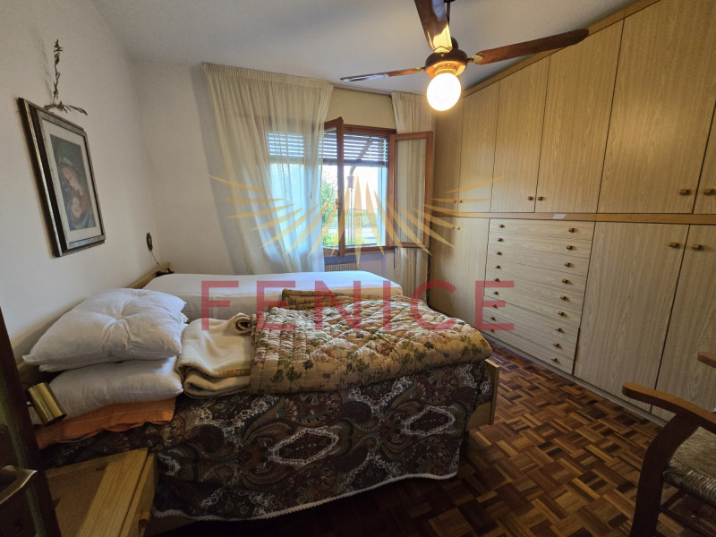 Situata nel cuore di San Gaetano, una delle zone più richieste e tranquille di Montebelluna, ques...