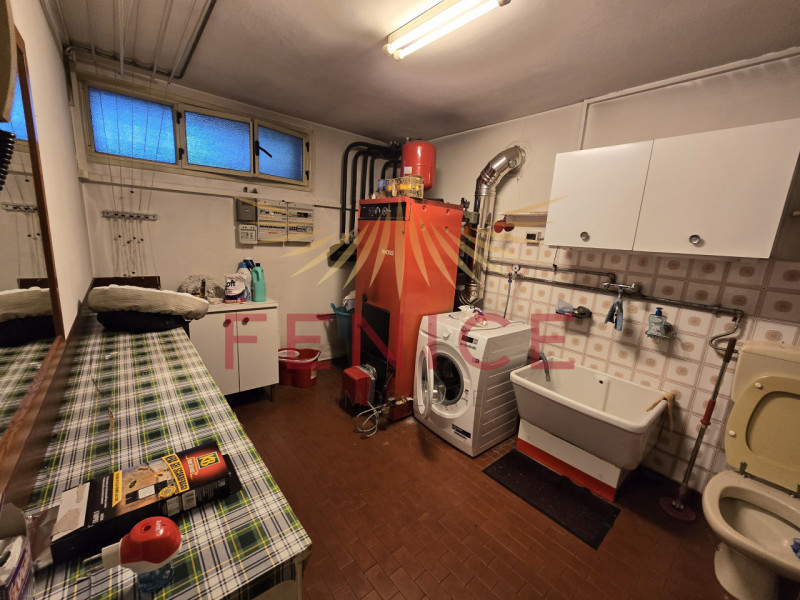 Situata nel cuore di San Gaetano, una delle zone più richieste e tranquille di Montebelluna, ques...