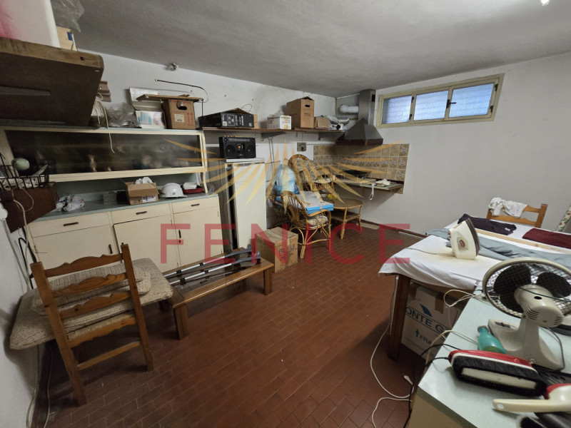 Situata nel cuore di San Gaetano, una delle zone più richieste e tranquille di Montebelluna, ques...