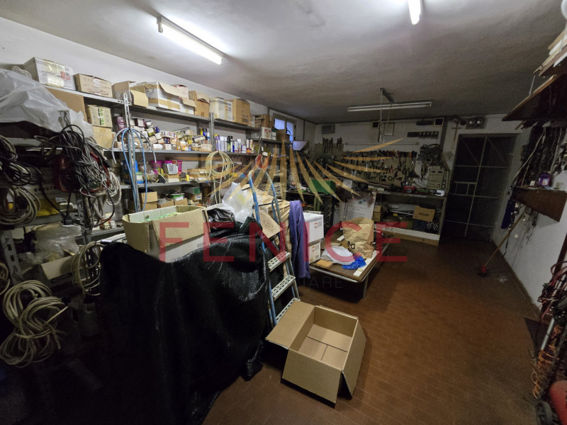 Situata nel cuore di San Gaetano, una delle zone più richieste e tranquille di Montebelluna, ques...