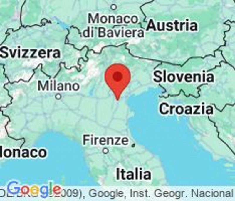 In un elegante quartiere residenziale nel Comune di Montegrotto Terme (PD), in via Caduti di Nass...