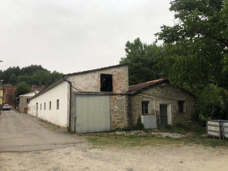 Brisighella Vendita Magazzino