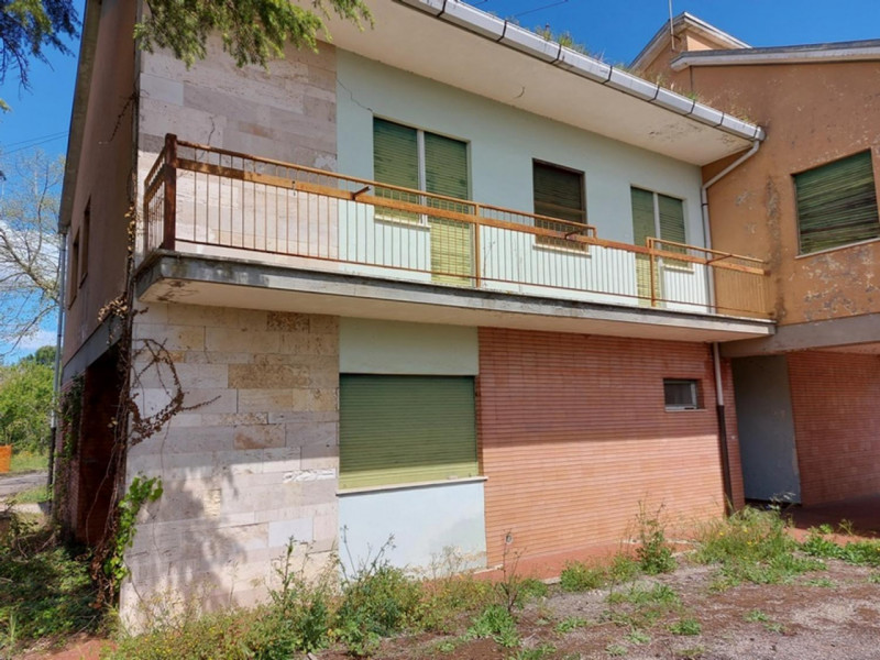 Baschi Vendita Casa singola