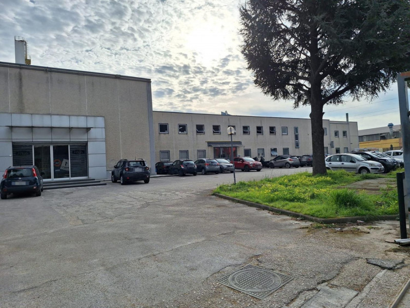 Casandrino Vendita Capannone