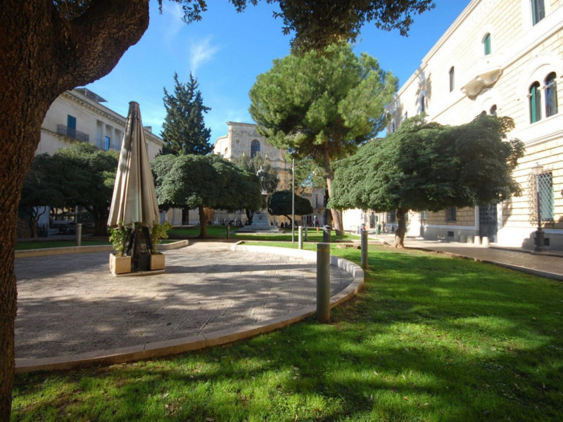 Lecce Vendita Negozio