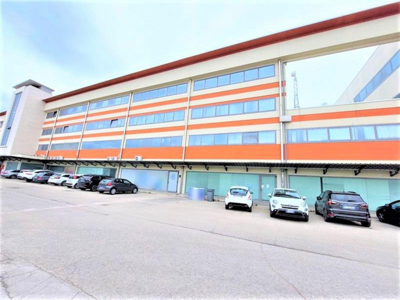 Chieti Vendita Attivita commerciale centro commerciale