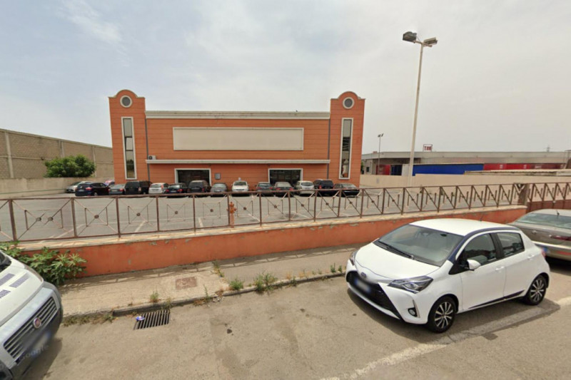 Elmas Vendita Attivita commerciale centro commerciale