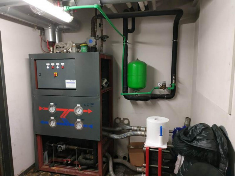 Vendesi locale commerciale uso palestra sito a Padova (PD). L'immobile ha l'affaccio principale l...