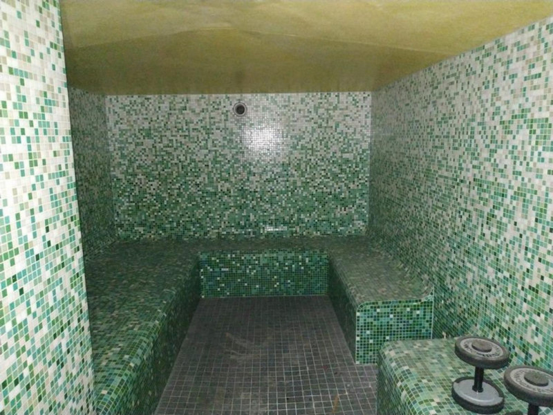 Vendesi locale commerciale uso palestra sito a Padova (PD). L'immobile ha l'affaccio principale l...