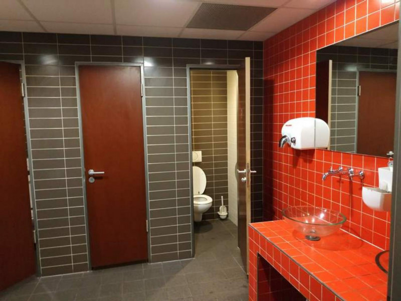 Vendesi locale commerciale uso palestra sito a Padova (PD). L'immobile ha l'affaccio principale l...