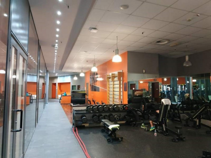 Vendesi locale commerciale uso palestra sito a Padova (PD). L'immobile ha l'affaccio principale l...