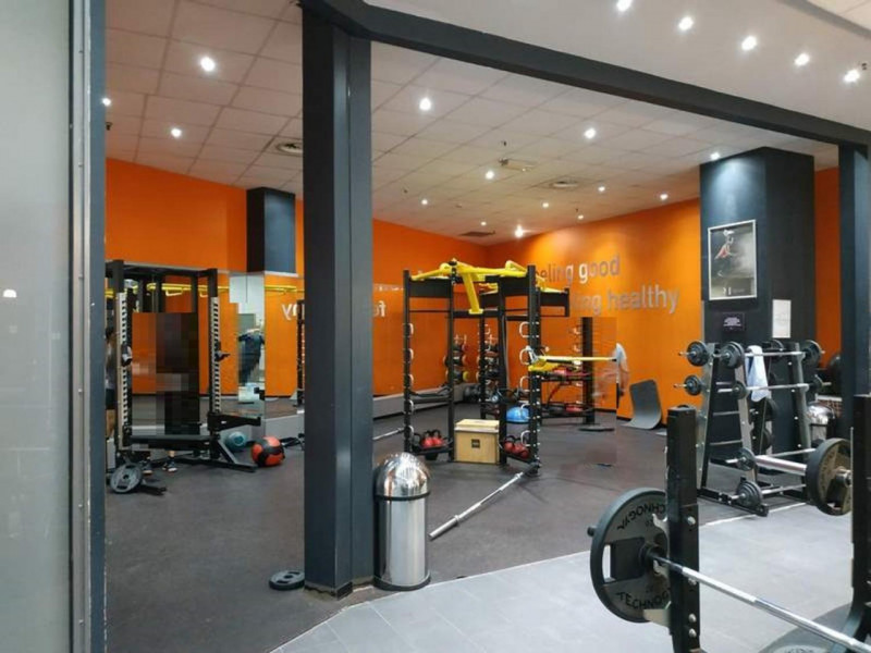 Vendesi locale commerciale uso palestra sito a Padova (PD). L'immobile ha l'affaccio principale l...