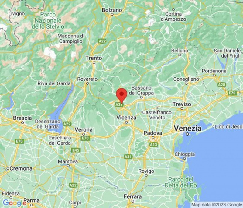 Edificio per il credito sito a Thiene (VI), Piazza Cesare Battisti 5.
Fabbricato cielo terra ubic...