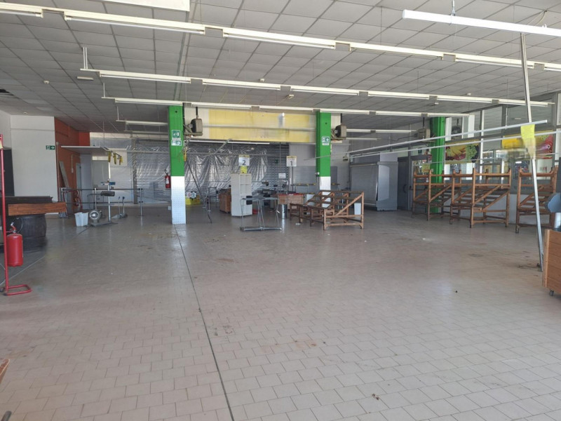 Quest’immobile viene venduto tramite asta online.

Proponiamo in vendita un ampio complesso immob...