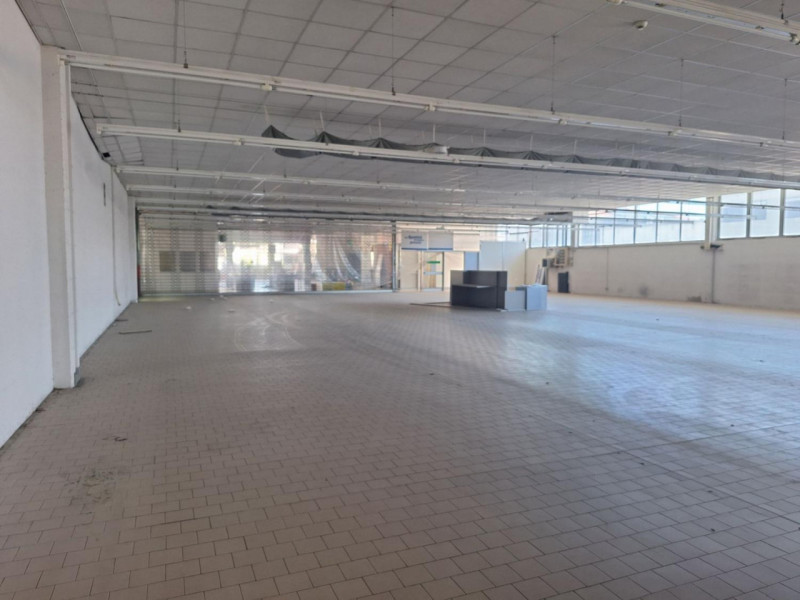 Quest’immobile viene venduto tramite asta online.

Proponiamo in vendita un ampio complesso immob...