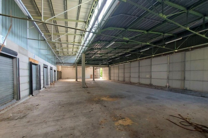 Vendesi complesso industriale con uffici e terreno sito a Gaiarine (TV), località Busco, via Salv...