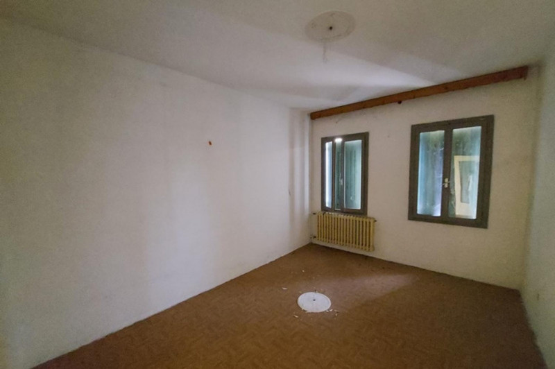 Vendesi complesso industriale con uffici e terreno sito a Gaiarine (TV), località Busco, via Salv...