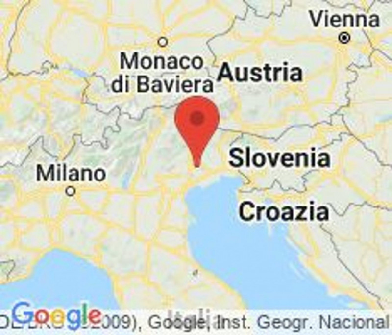 Vendesi complesso industriale con uffici e terreno sito a Gaiarine (TV), località Busco, via Salv...