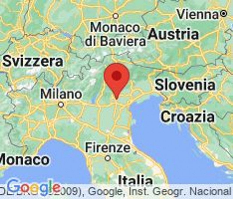 Porzioni immobiliari all'interno di più ampio fabbricato a destinazione commerciale/produttiva sv...