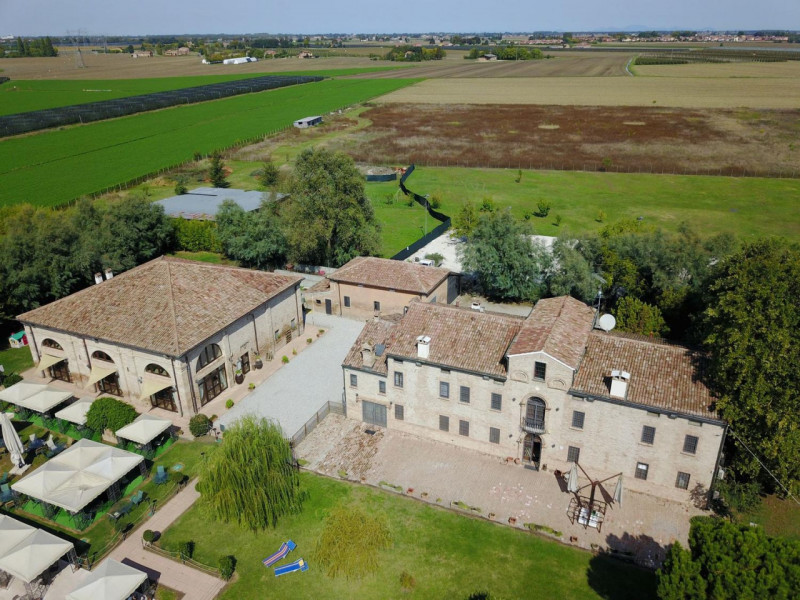 Ferrara Vendita Agriturismo