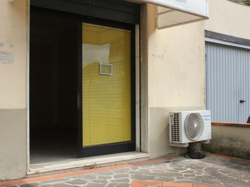 Pistoia Vendita Negozio