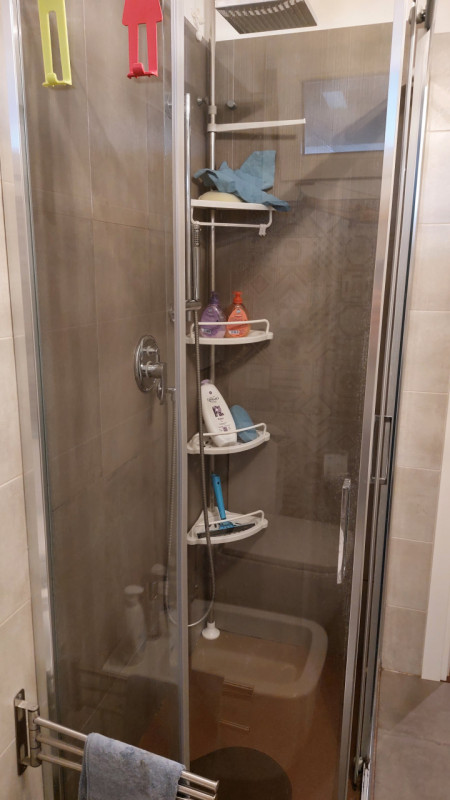 In zona centrale al quartiere proponiamo introvabile porzione di bifamiliare in orizzontale di re...