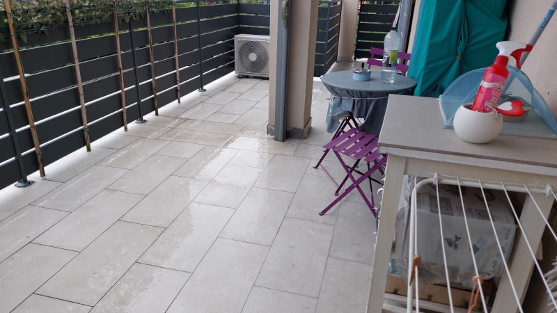 In zona centrale al quartiere proponiamo introvabile porzione di bifamiliare in orizzontale di re...